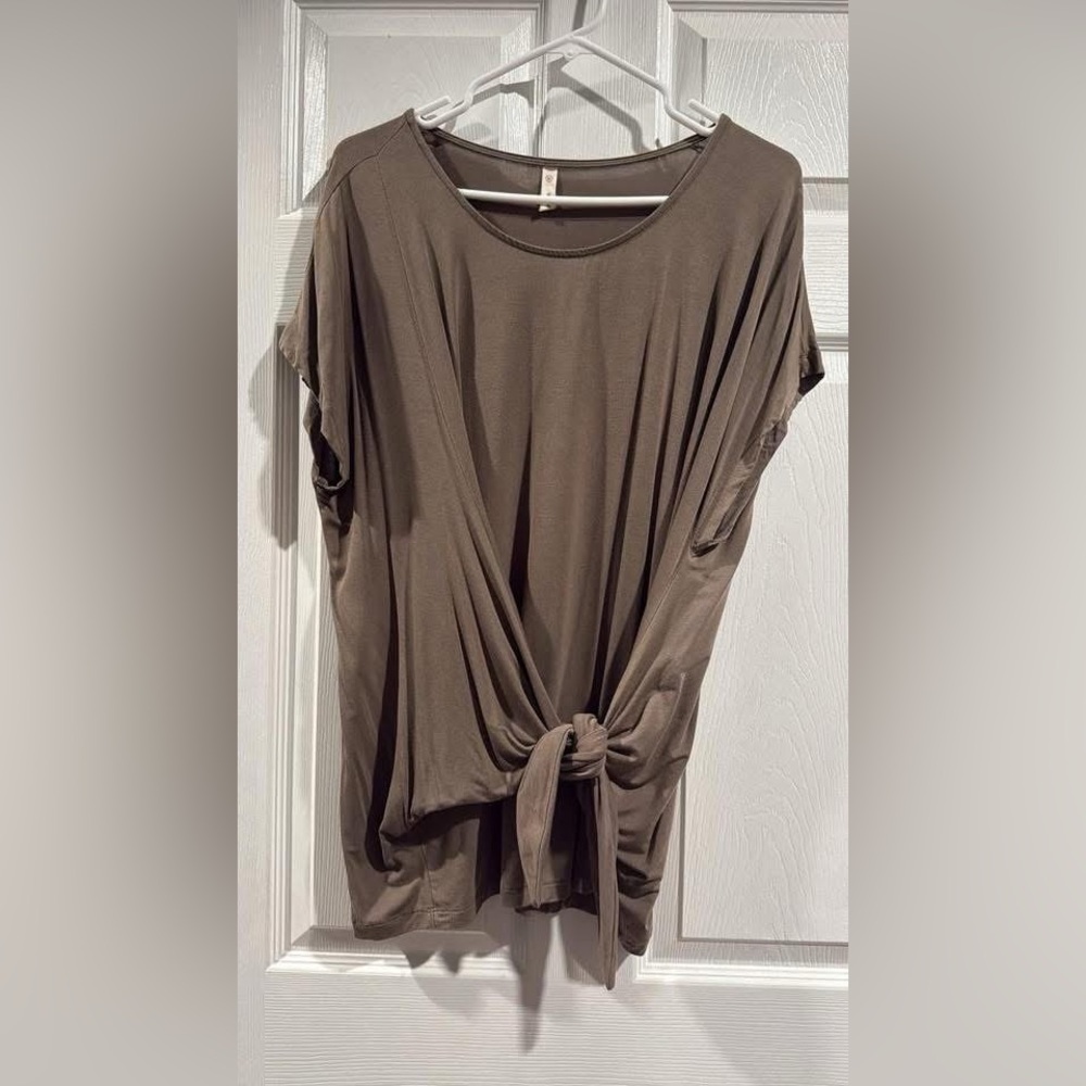 Wishlist Olive Tie-Front Short Sleeve Top